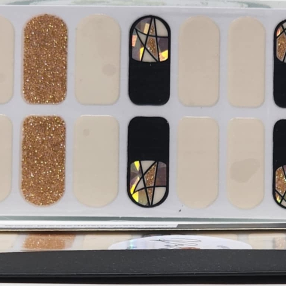 Glamorous Gold and Black Press-On Nails